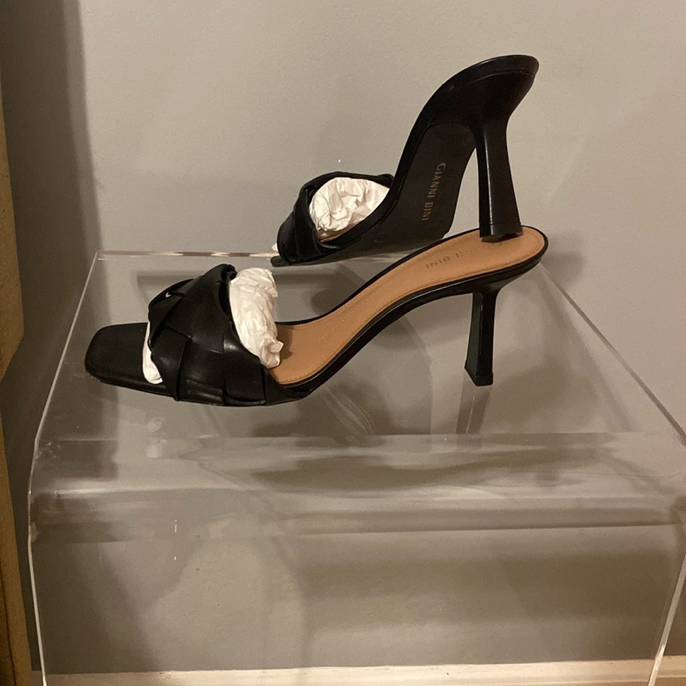 Gianni Bini 12B Alonia Woven Black Leather Mules, Like New